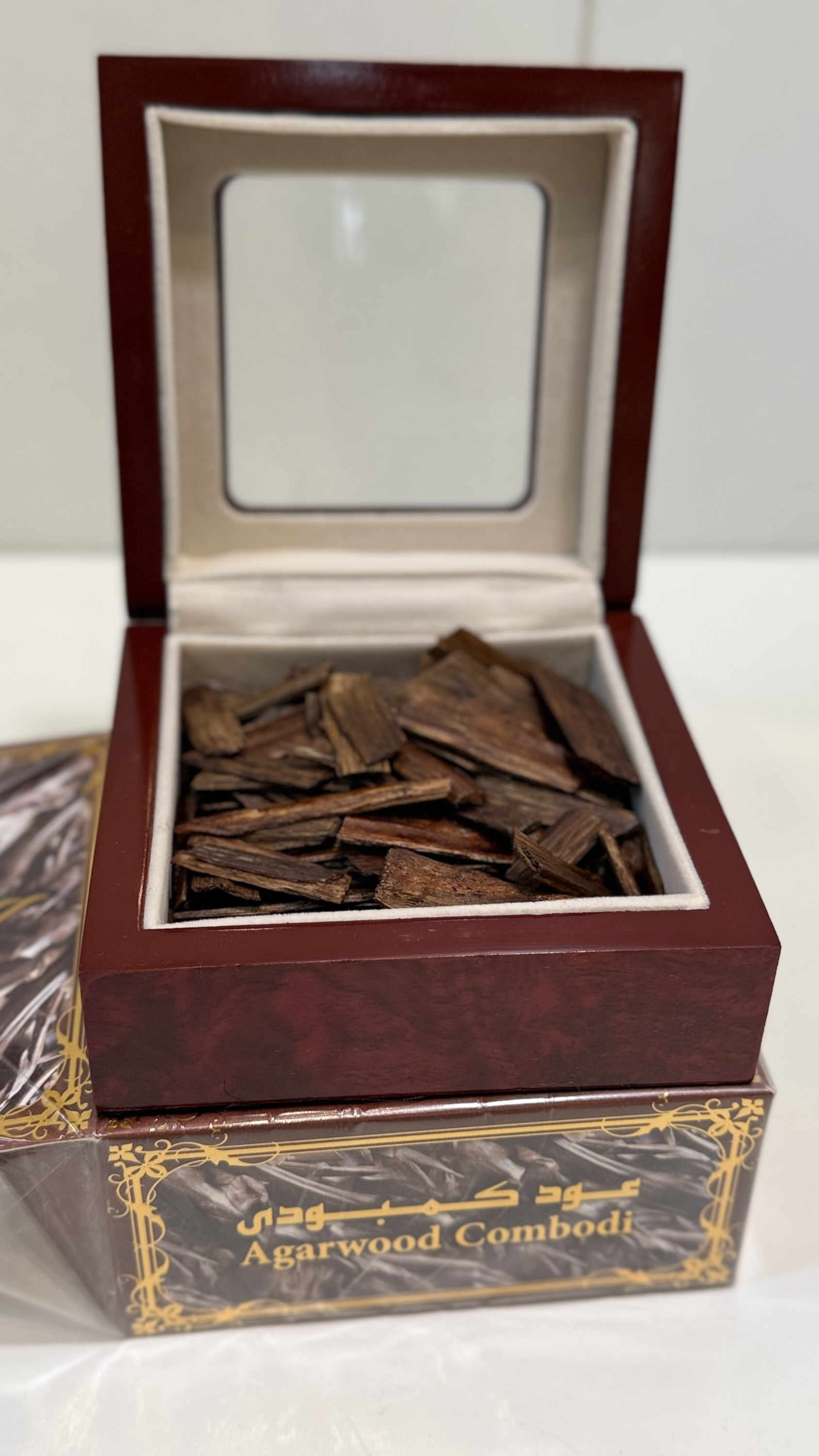 Bukhoor Agarwood Combodi, бахур
